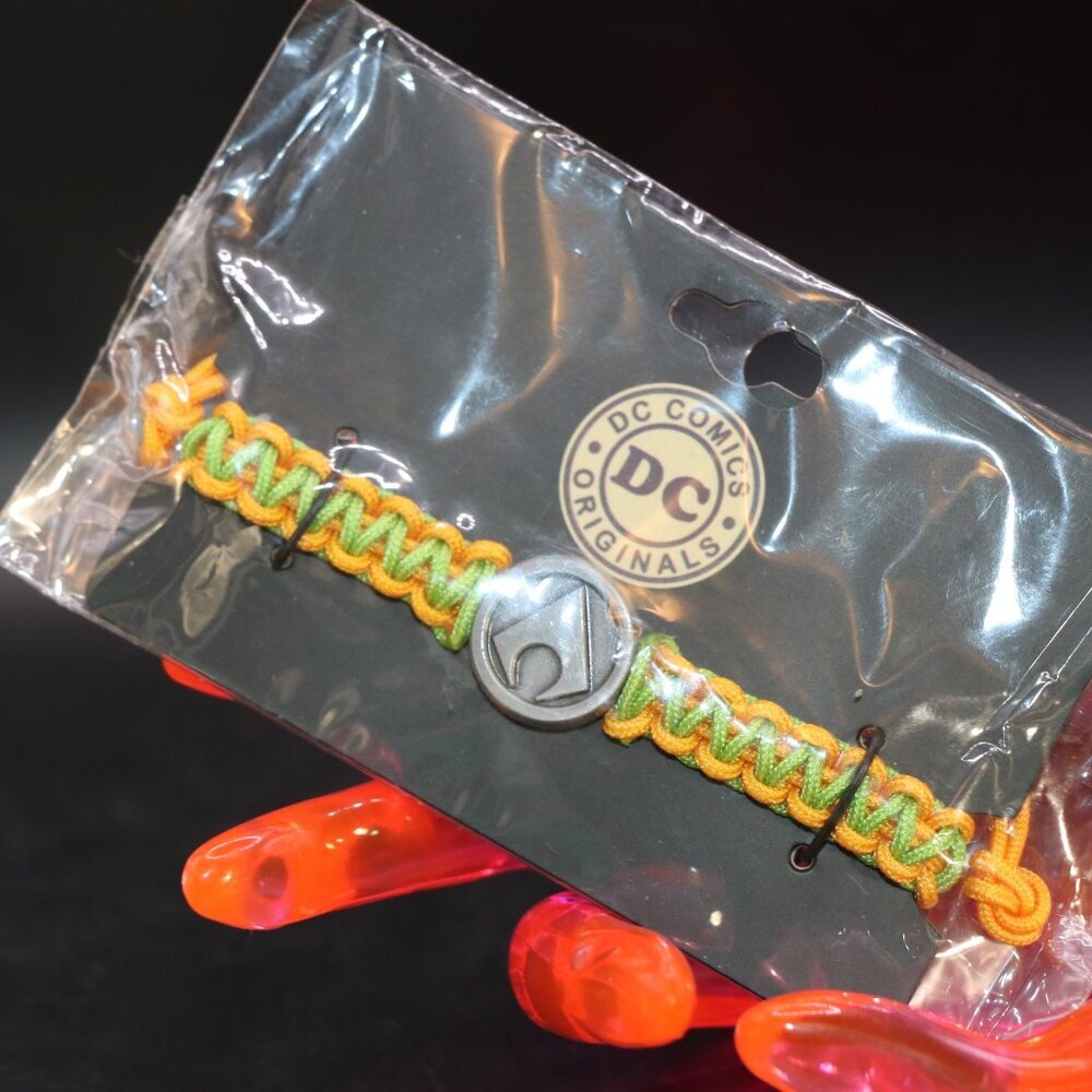 New DC Aquaman Paracord Bracelet New Sealed